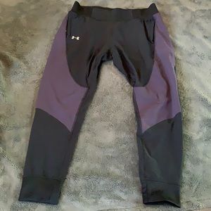 Under Armour heatgear jogger black and purple size large